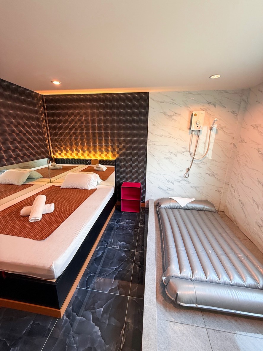 VIP Shower +Nuru (air mattress)